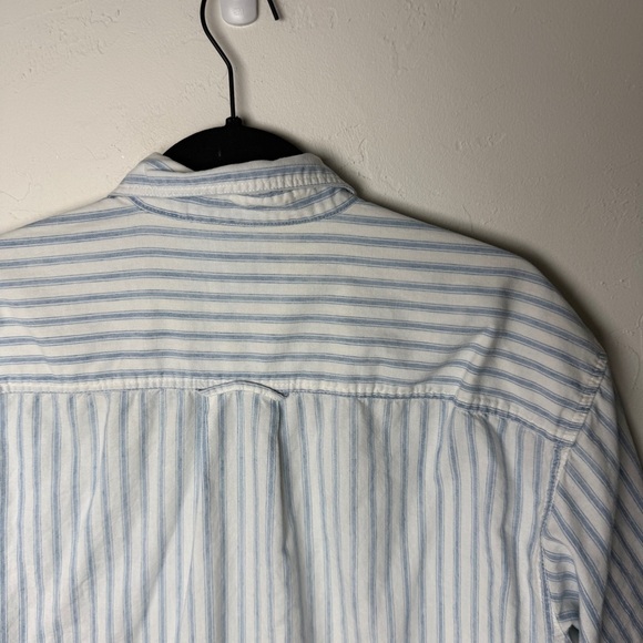 Vintage 90's Levi's Classic Blue and White Striped Casual Shirt button down - Picture 9 of 9